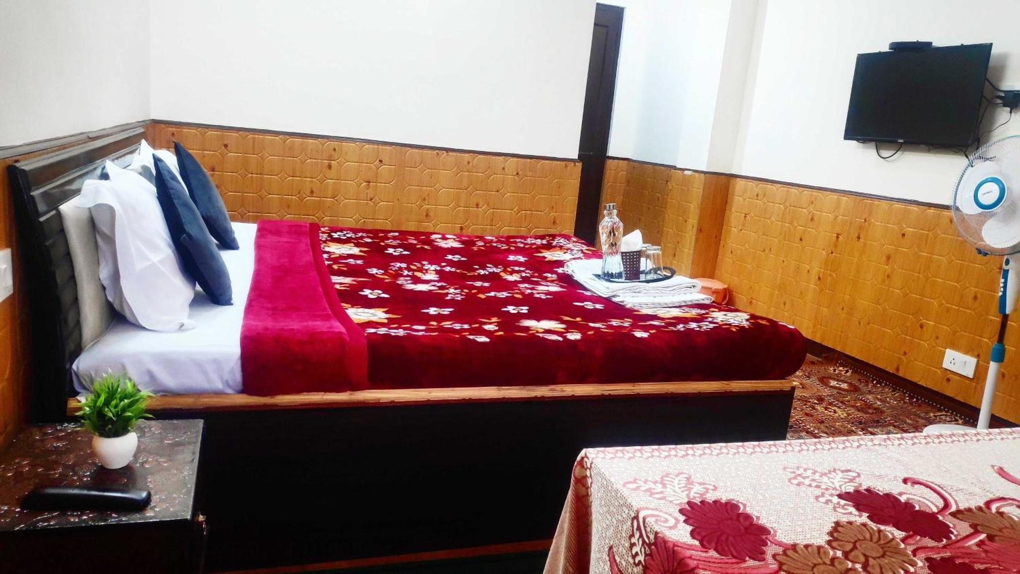 Hotel O New Shushant Regency シムラー エクステリア 写真