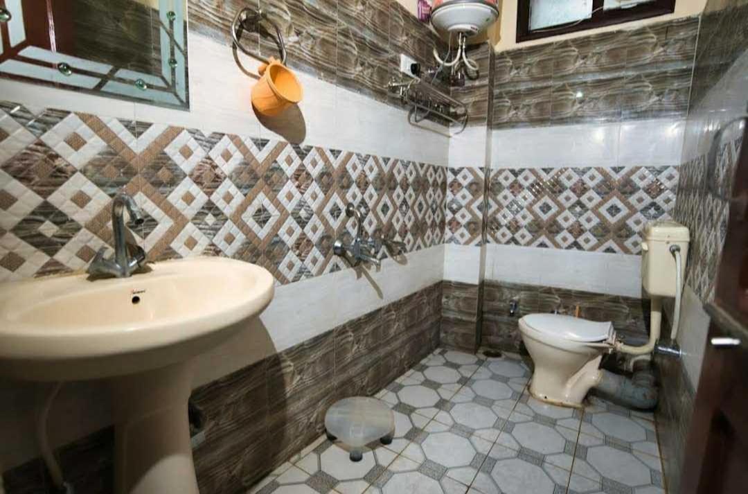 Hotel O New Shushant Regency シムラー エクステリア 写真